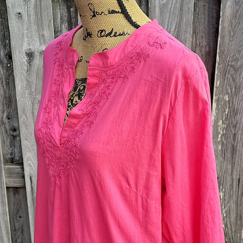 Liz Lange 100% Cotton Embroidered Maternity Top